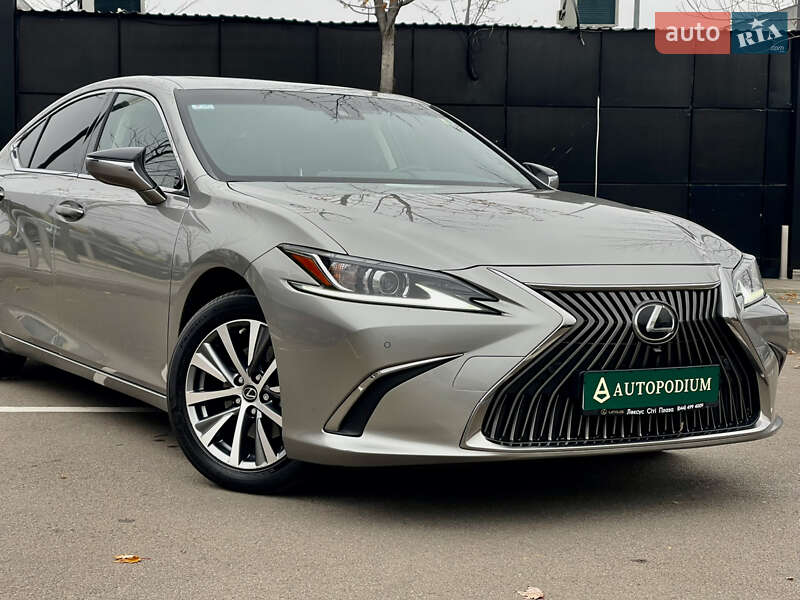 Седан Lexus ES 2020 в Киеве