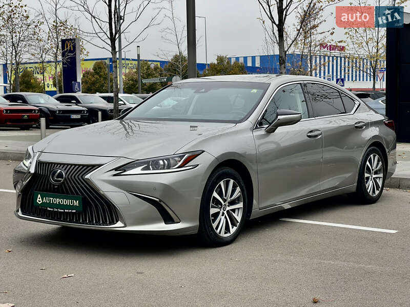 Седан Lexus ES 2020 в Киеве