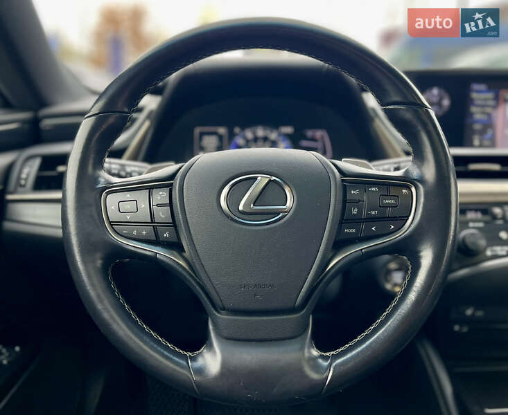 Седан Lexus ES 2020 в Киеве