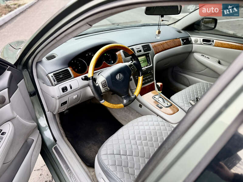 Седан Lexus ES 2004 в Тернополі