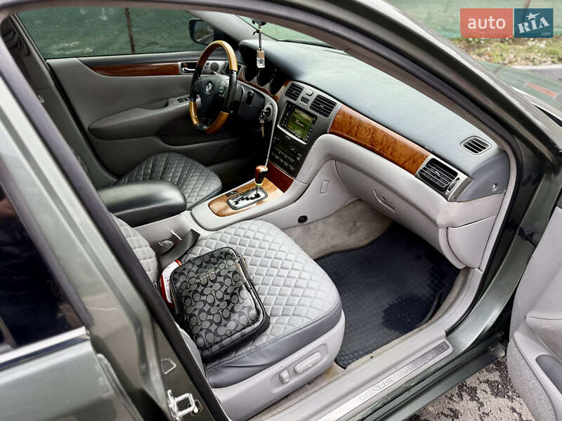 Седан Lexus ES 2004 в Тернополі