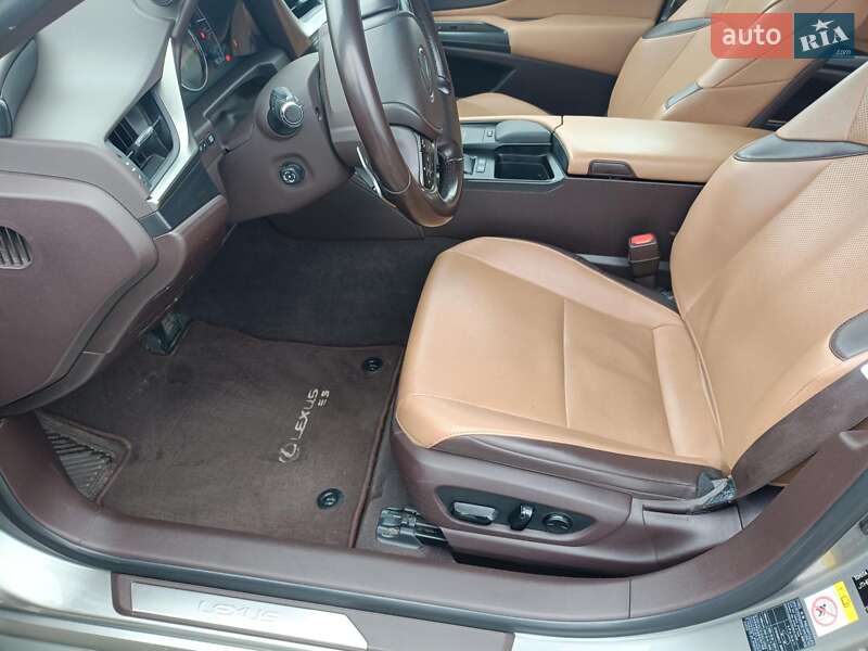 Седан Lexus ES 2018 в Києві