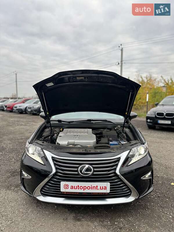 Седан Lexus ES 2015 в Белогородке