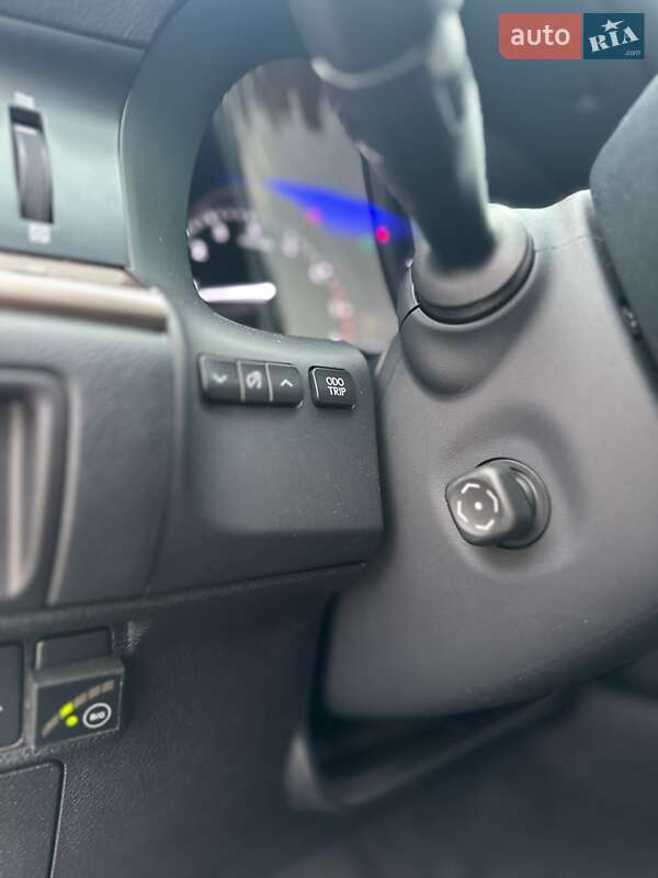 Седан Lexus ES 2015 в Белогородке