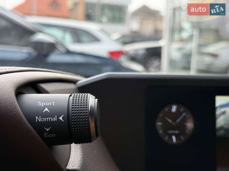 Седан Lexus ES 2020 в Киеве