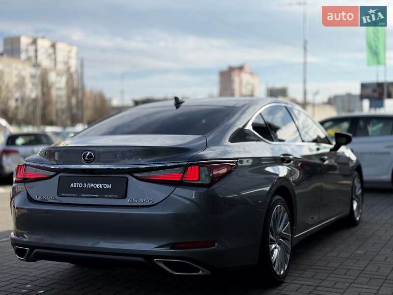 Седан Lexus ES 2020 в Киеве