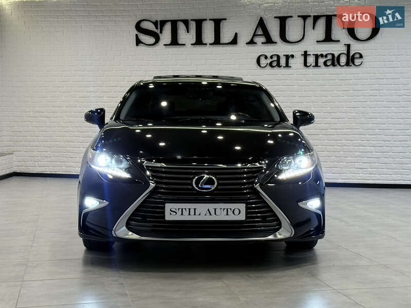 Седан Lexus ES 2016 в Одесі