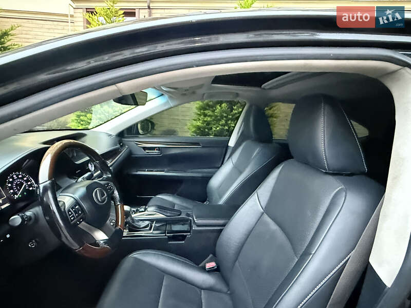 Седан Lexus ES 2016 в Одесі