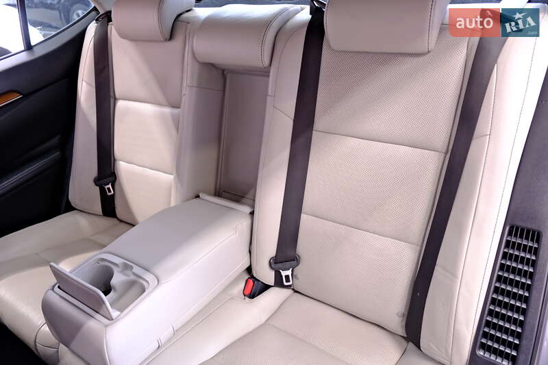 Седан Lexus ES 2014 в Одессе