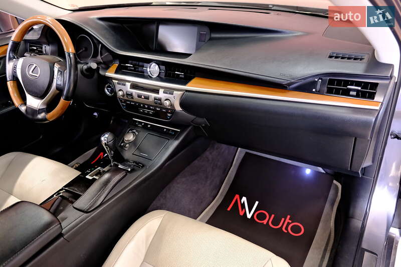 Седан Lexus ES 2014 в Одессе