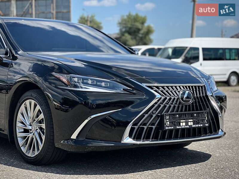 Lexus ES 2024
