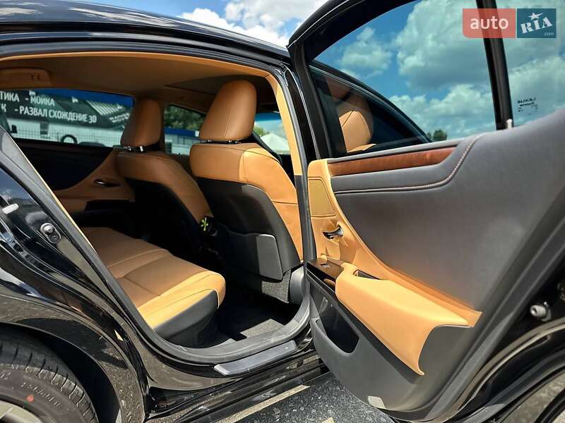 Седан Lexus ES 2024 в Киеве фото 70 Седан Lexus ES 2024 в Киеве