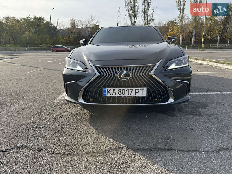 Седан Lexus ES 2021 в Киеве