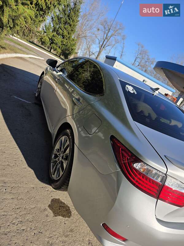 Седан Lexus ES 2014 в Бердичеве