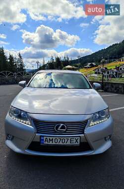 Седан Lexus ES 2014 в Бердичеве