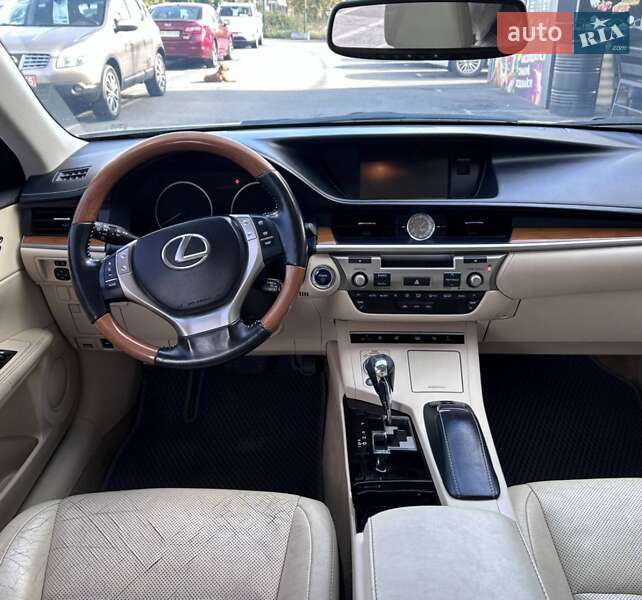 Седан Lexus ES 2013 в Житомире