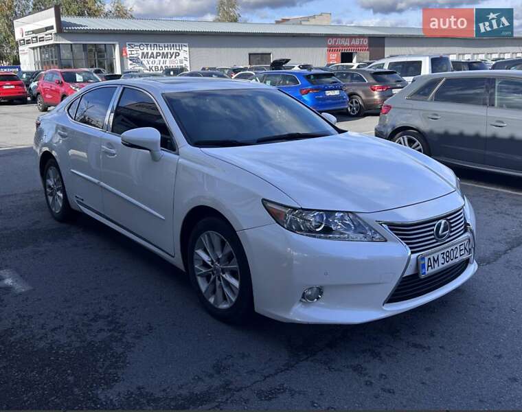 Седан Lexus ES 2013 в Житомире