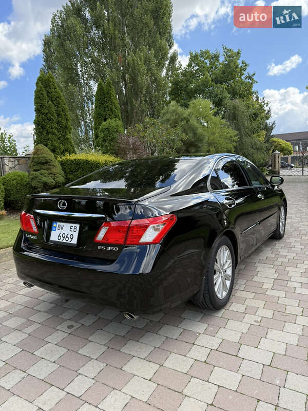 Седан Lexus ES 2008 в Сарнах