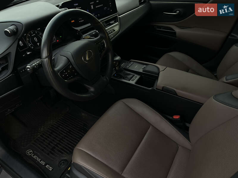 Седан Lexus ES 2022 в Каменском