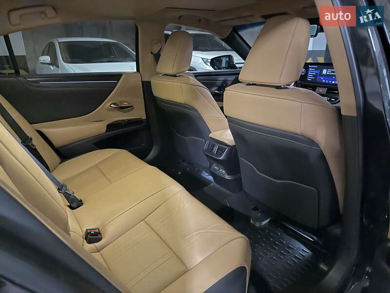 Седан Lexus ES 2022 в Днепре