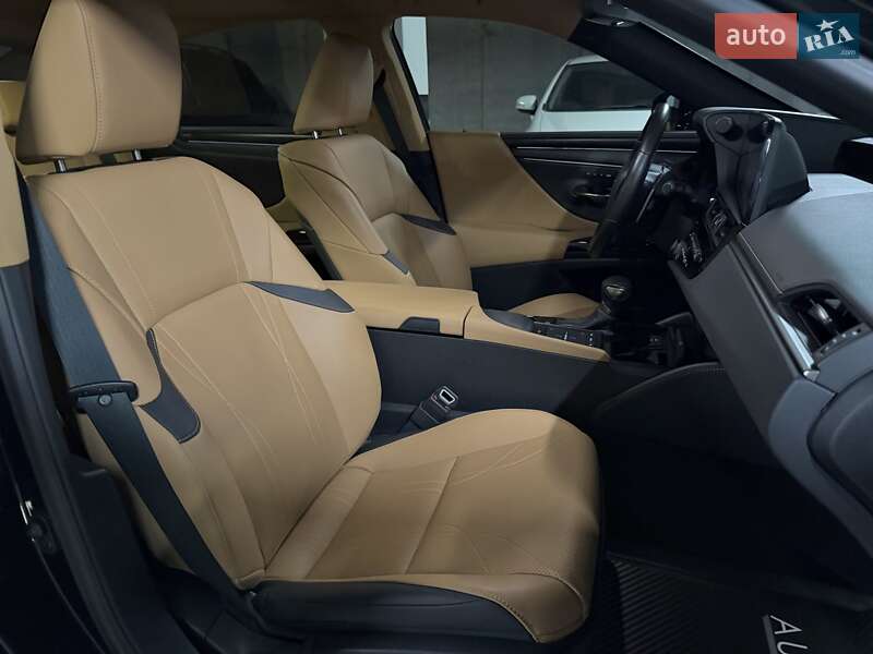 Седан Lexus ES 2022 в Днепре