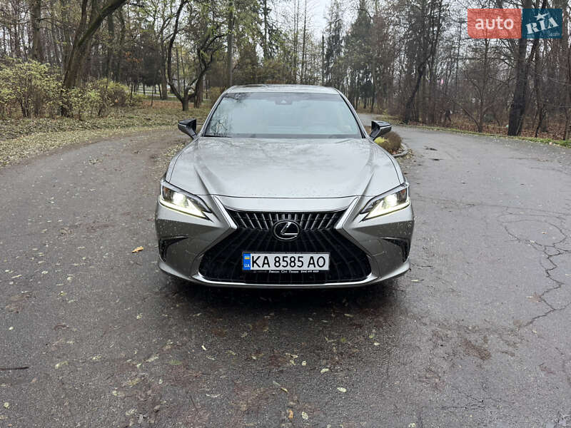 Седан Lexus ES 2022 в Києві