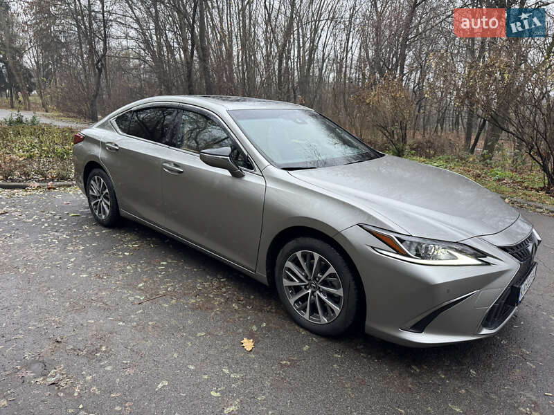 Седан Lexus ES 2022 в Києві