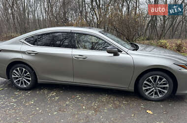 Седан Lexus ES 2022 в Києві