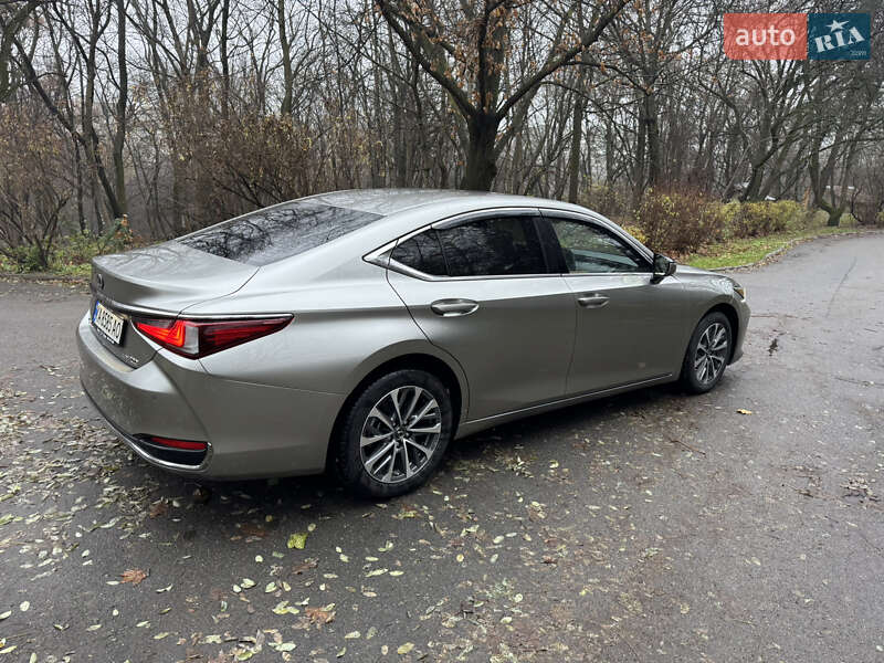 Седан Lexus ES 2022 в Києві