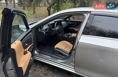 Седан Lexus ES 2022 в Киеве