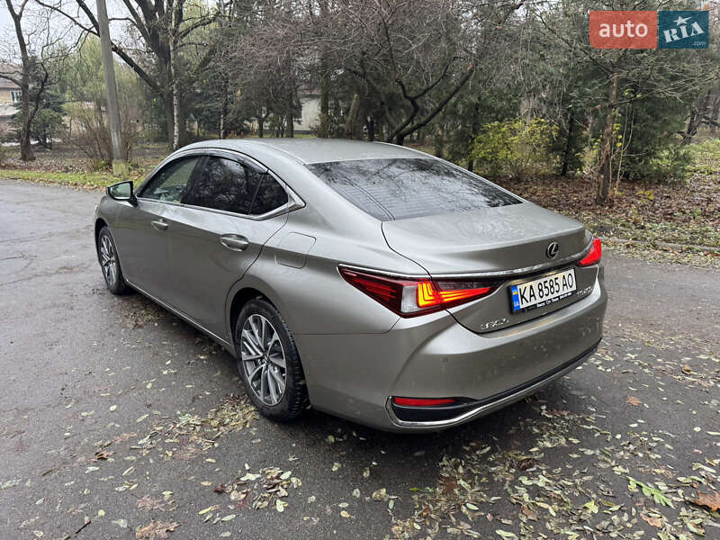Седан Lexus ES 2022 в Києві