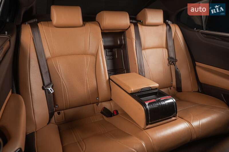 Седан Lexus ES 2019 в Одессе