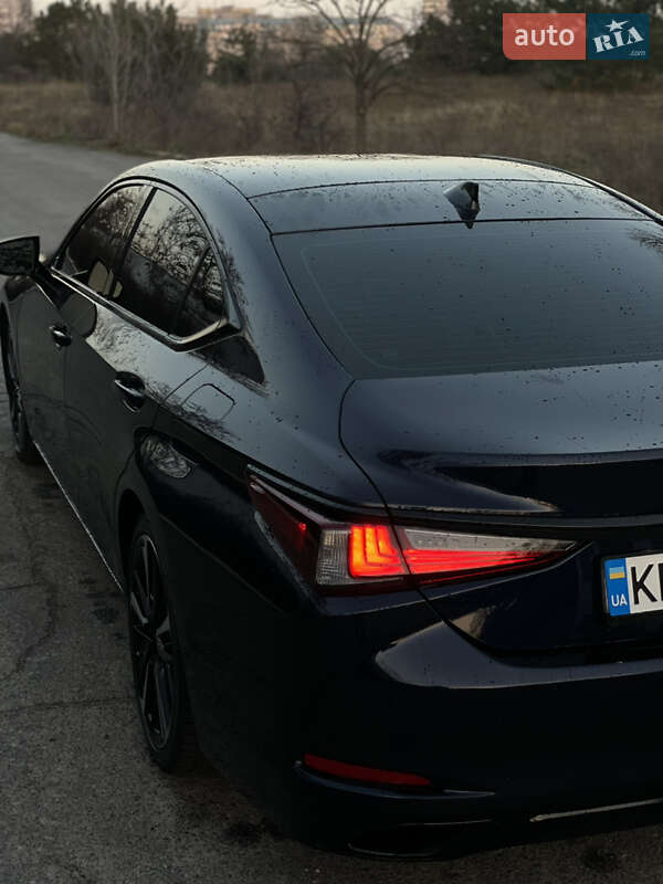 Седан Lexus ES 2021 в Днепре