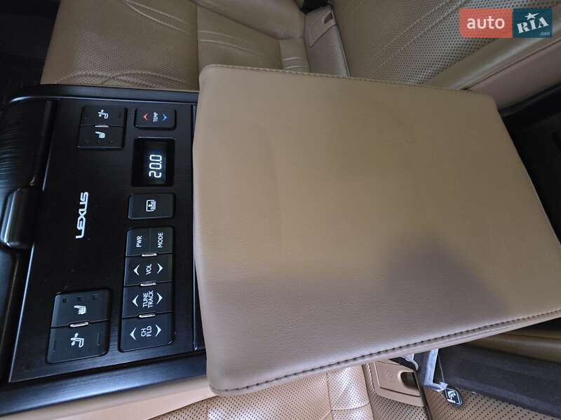 Седан Lexus ES 2018 в Рівному