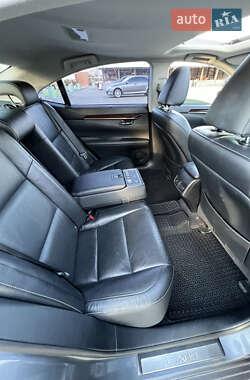Седан Lexus ES 2013 в Киеве