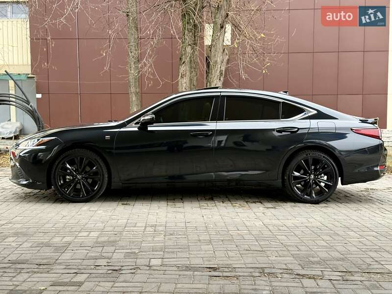Седан Lexus ES 2023 в Днепре