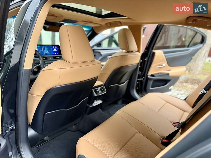 Седан Lexus ES 2023 в Днепре