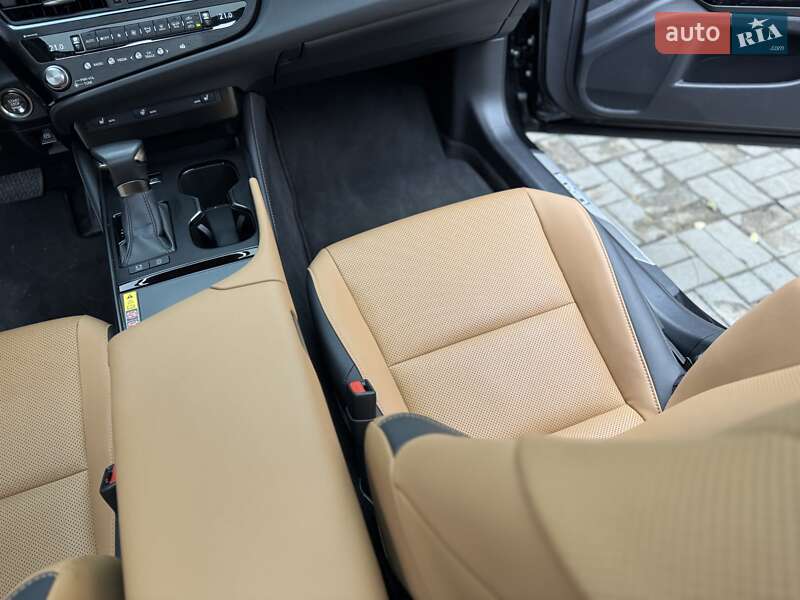 Седан Lexus ES 2023 в Днепре