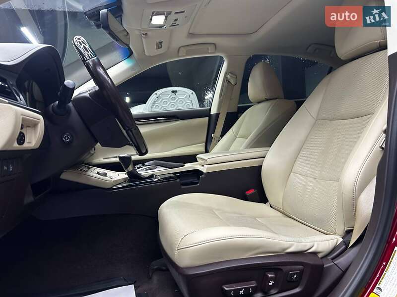 Седан Lexus ES 2015 в Чернівцях фото 7 Седан Lexus ES 2015 в Чернівцях