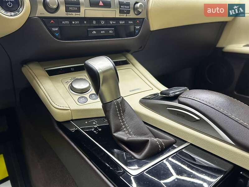 Седан Lexus ES 2015 в Чернівцях фото 12 Седан Lexus ES 2015 в Чернівцях