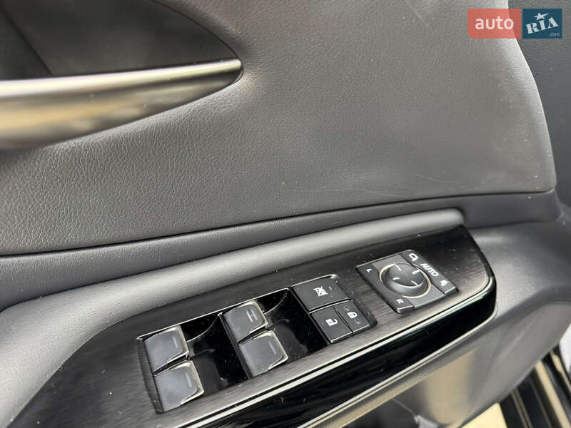 Седан Lexus ES 2022 в Киеве