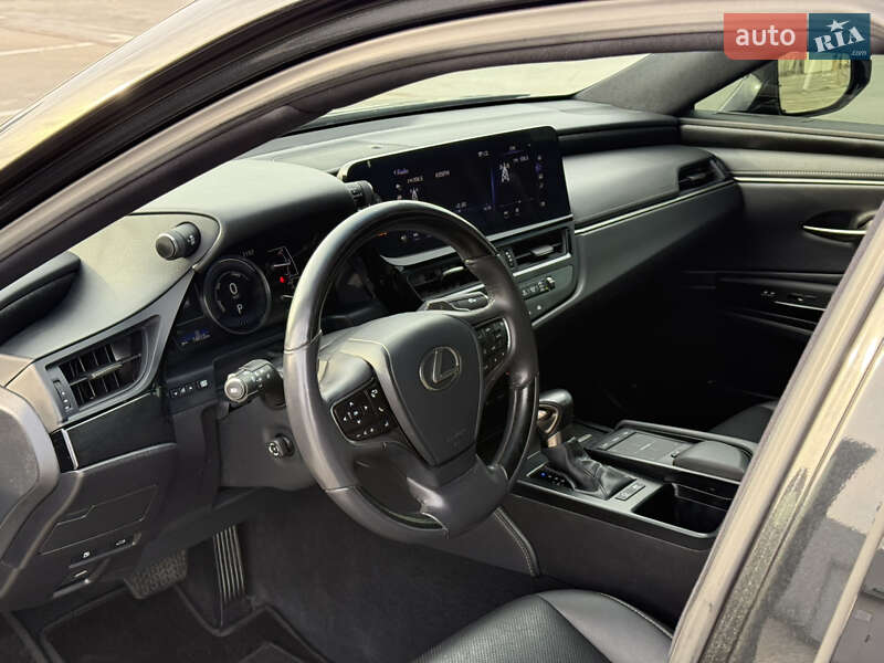 Седан Lexus ES 2022 в Киеве