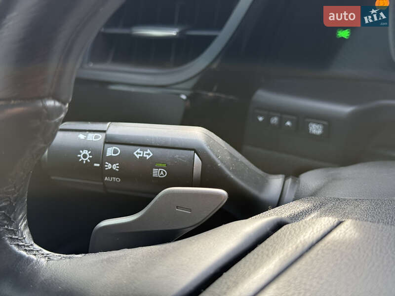 Седан Lexus ES 2022 в Киеве
