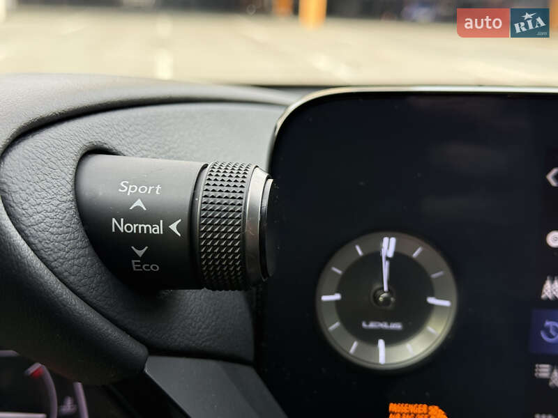 Седан Lexus ES 2022 в Киеве