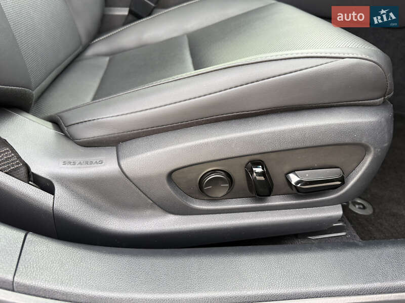 Седан Lexus ES 2022 в Киеве