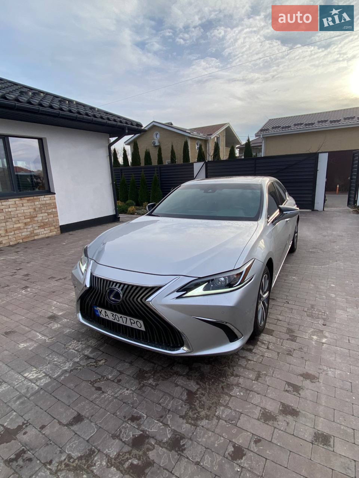 2019 Lexus ES - фото 1