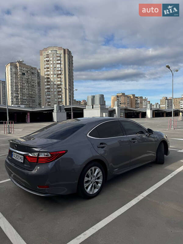 Седан Lexus ES 2014 в Киеве