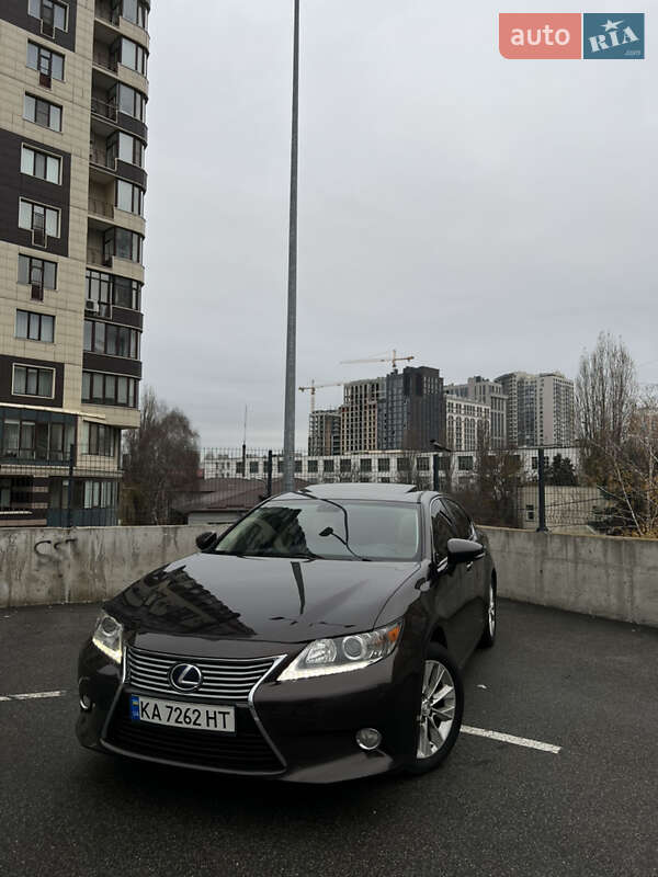 Седан Lexus ES 2013 в Києві