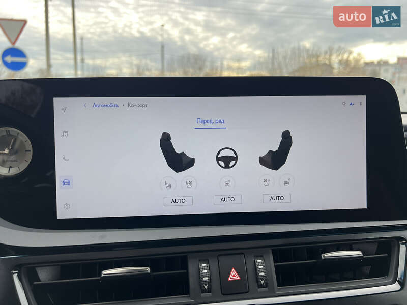 Седан Lexus ES 2024 в Ровно