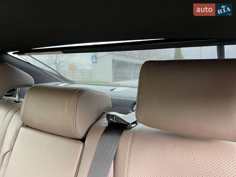 Седан Lexus ES 2024 в Ровно